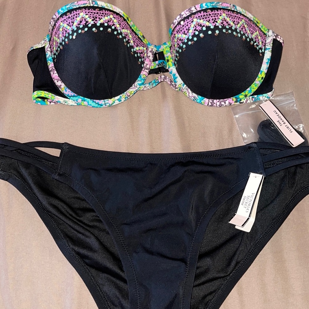 36b bra bathing suit and panty large the bra is strapless but comes with straps